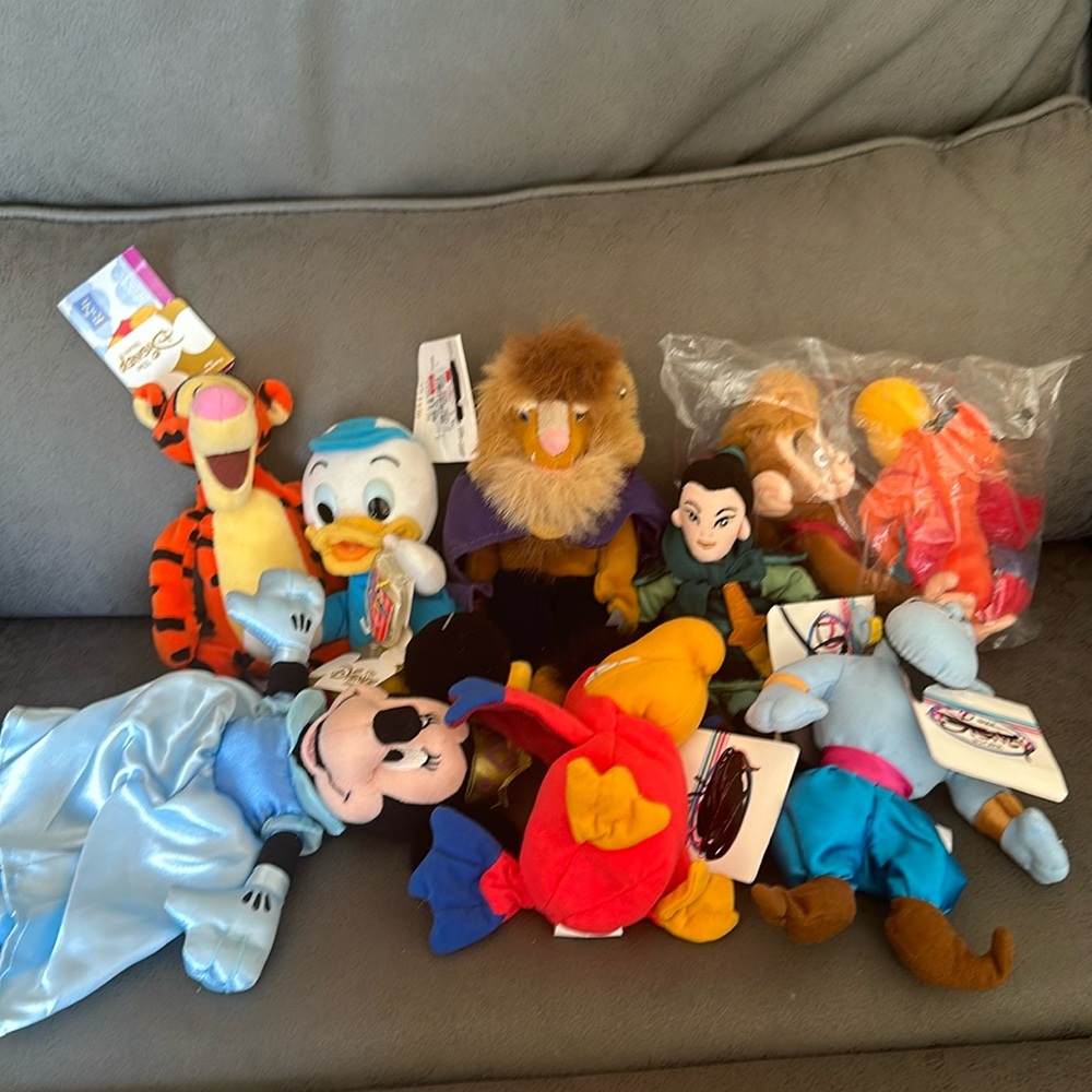 Set of 9 Disney bean bag plush with tags not mint Queen Minnie Aladdin etc